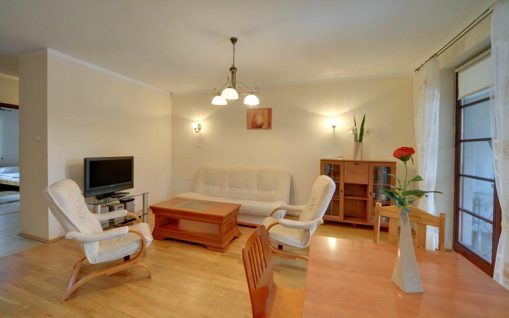 Funkcjonalne I Stylowe Sun Seasons 24 W Karpaczu By Renters Karpacz
